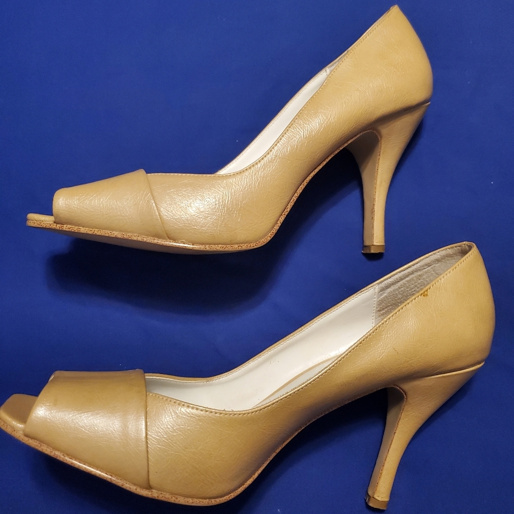 Pearl cream heels